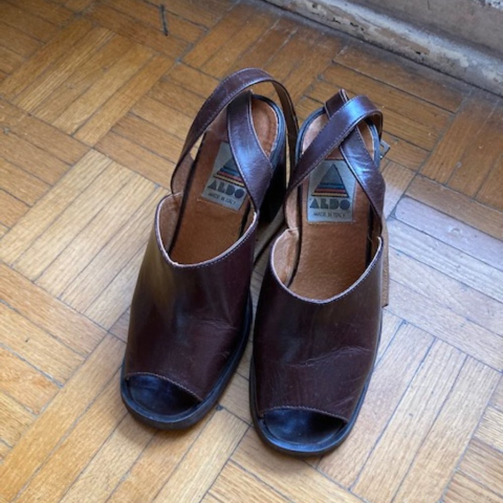 Vtg Aldo Brown Heeled Sandals in Size 36